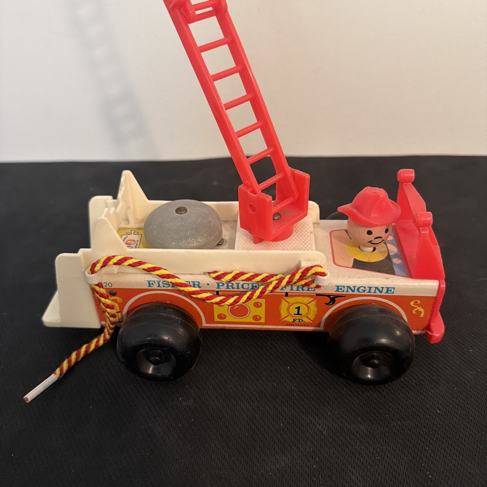 Vintage Fisher-Price Fire Engine Toy With Ladder & Rope Accessory - Picture 2 of 5